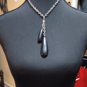 Elegant Black Teardrop Pendant Necklace & Matching Earrings